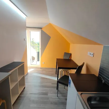 Kikapcs Apartment Alsoors