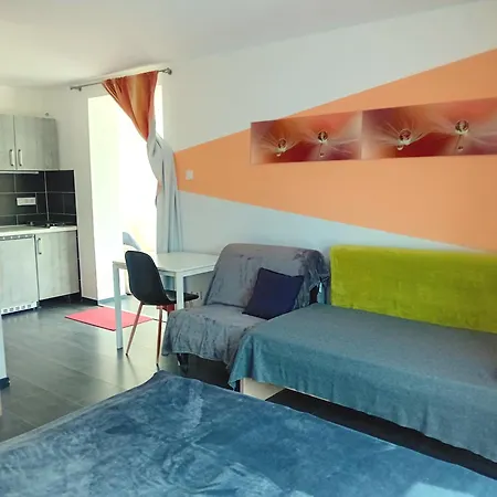 Kikapcs Apartment Alsoors